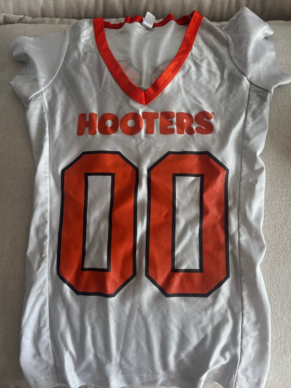 Hooters White and Orange Short Sleeve Jersey Tee